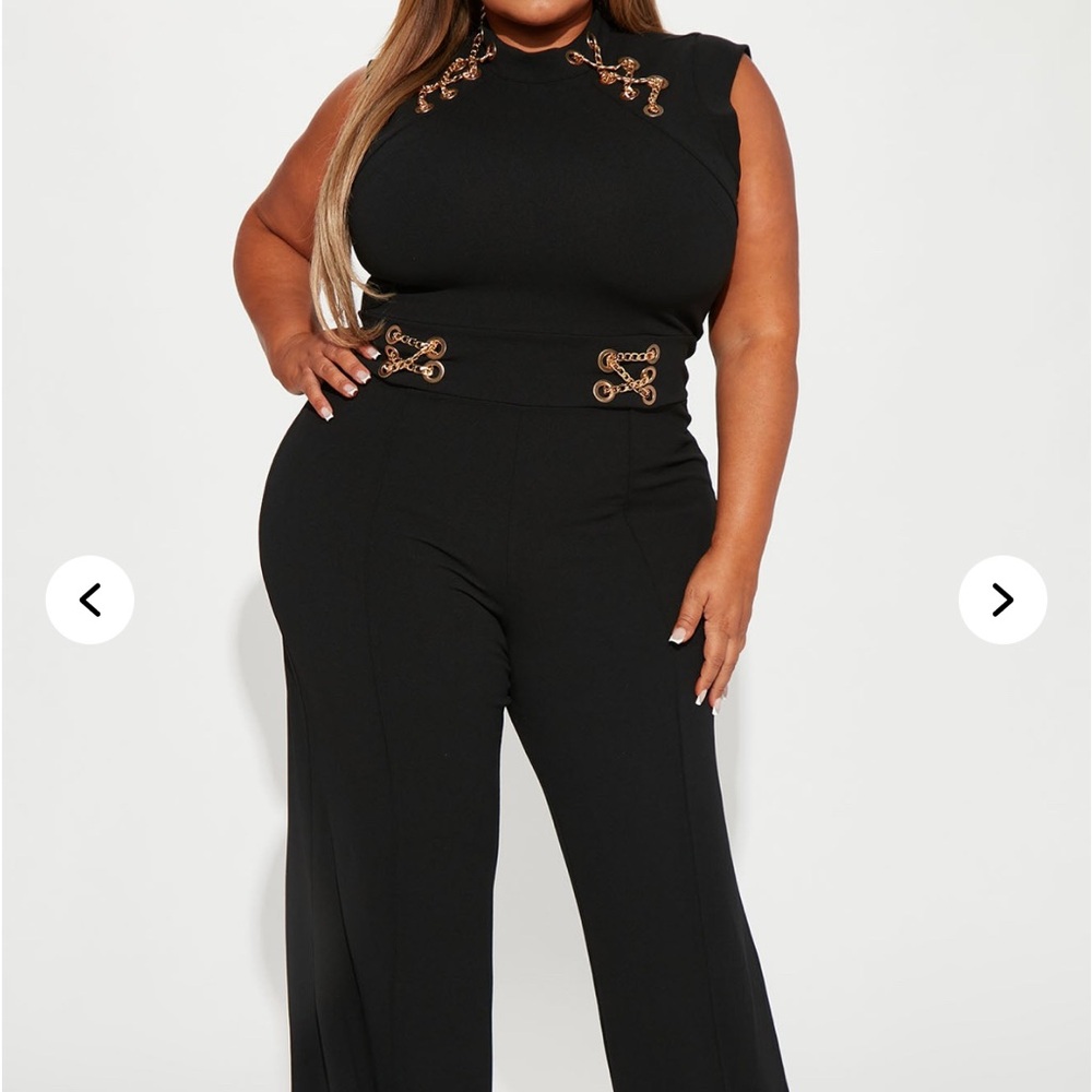 PRE OWNED FASHION NOVA/Elegant Black Sleeveless JUMPSUIT W/GOLD LINK/CHAIN 1X - Picture 3 of 10